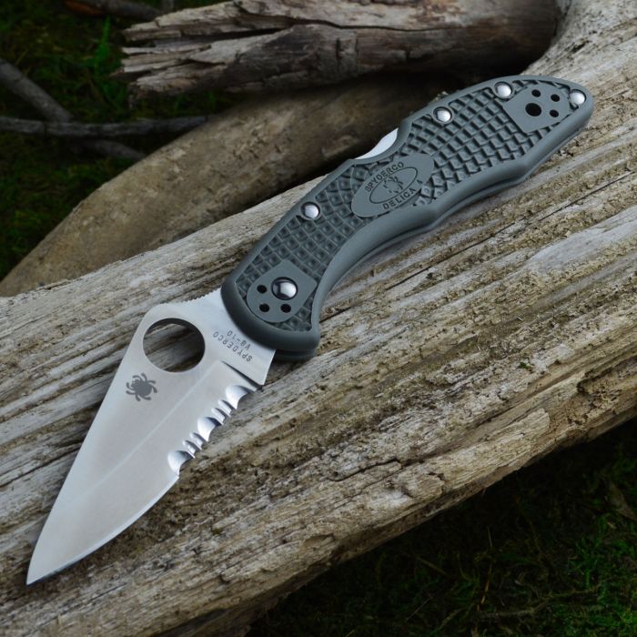 Складной нож Delica 4 - Spyderco C11PSFG, сталь VG-10 Satin Plain/Serrated, рукоять термопластик FRN зелёная (foliage green)